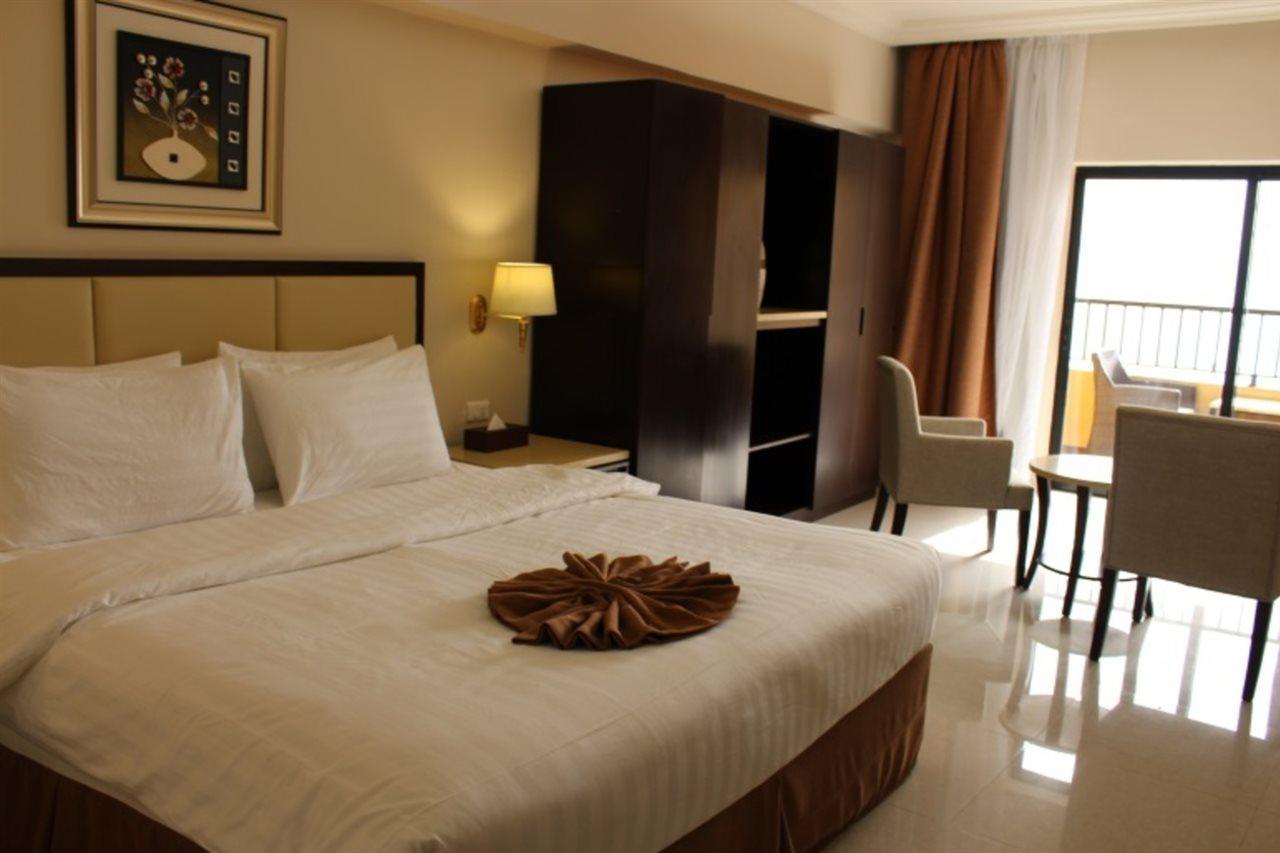 Grand East Hotel - Resort & Spa Dead Sea Sweimeh Extérieur photo